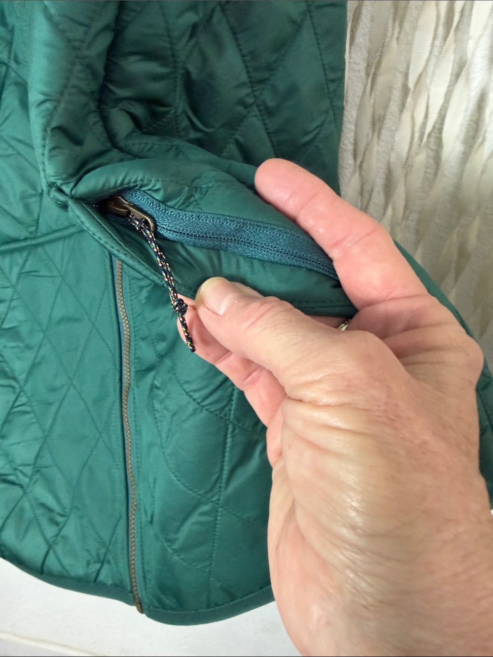Sherpa Adventure Gear NWT Tinley Quilted Fleece Vest in Emerald Size Large - Picture 2 of 9